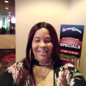 Meet your Posher, Denise